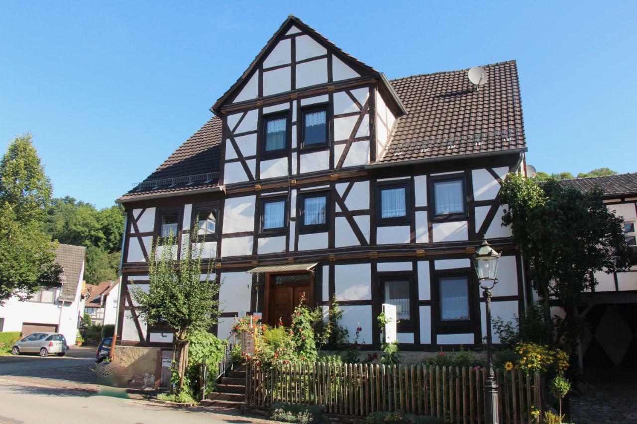 Pension Altes Pfarrhaus Helmarshausen ภายนอก รูปภาพ