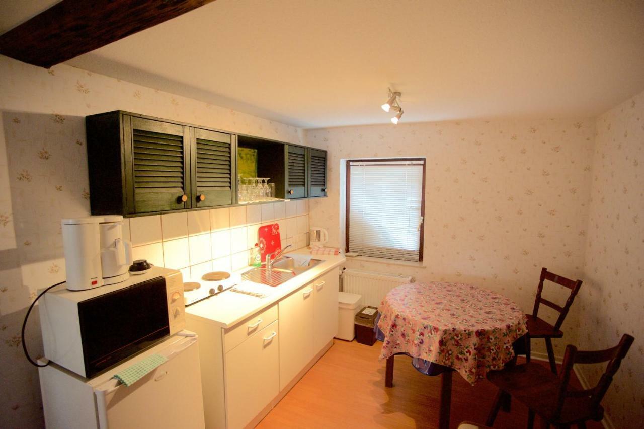 Pension Altes Pfarrhaus Helmarshausen ภายนอก รูปภาพ