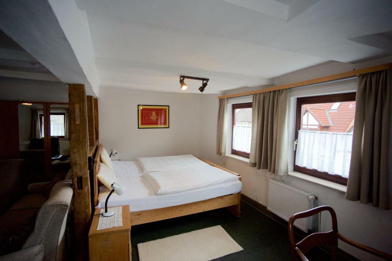 Pension Altes Pfarrhaus Helmarshausen ภายนอก รูปภาพ