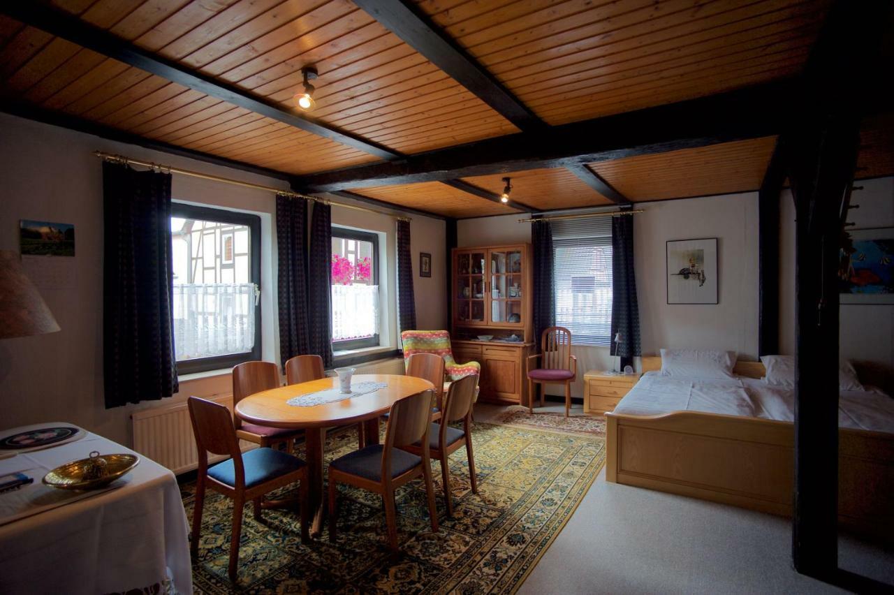 Pension Altes Pfarrhaus Helmarshausen ภายนอก รูปภาพ