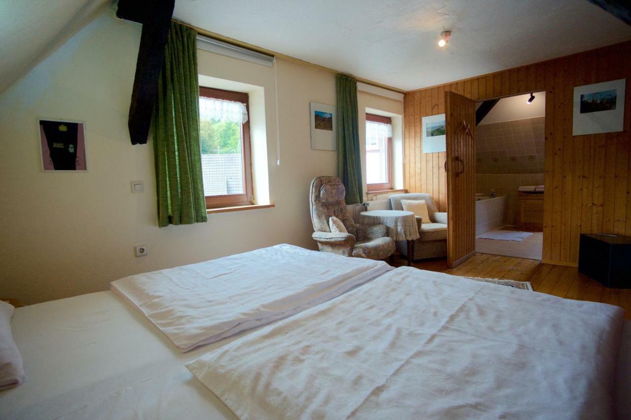 Pension Altes Pfarrhaus Helmarshausen ภายนอก รูปภาพ