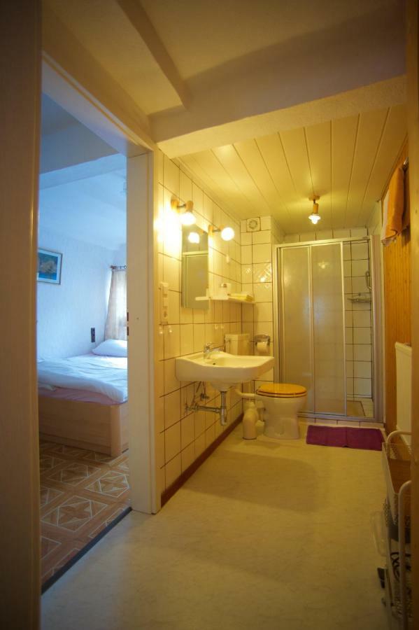 Pension Altes Pfarrhaus Helmarshausen ภายนอก รูปภาพ