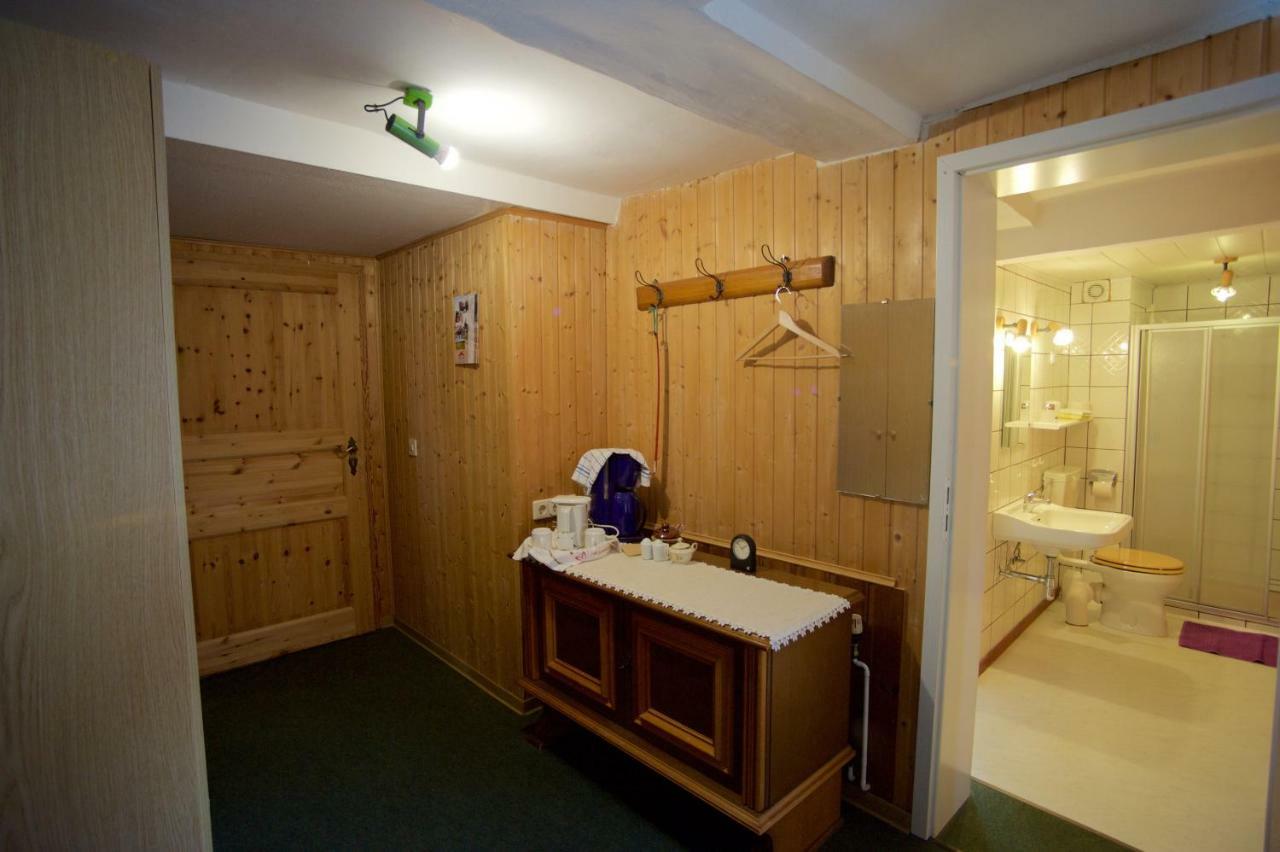 Pension Altes Pfarrhaus Helmarshausen ภายนอก รูปภาพ