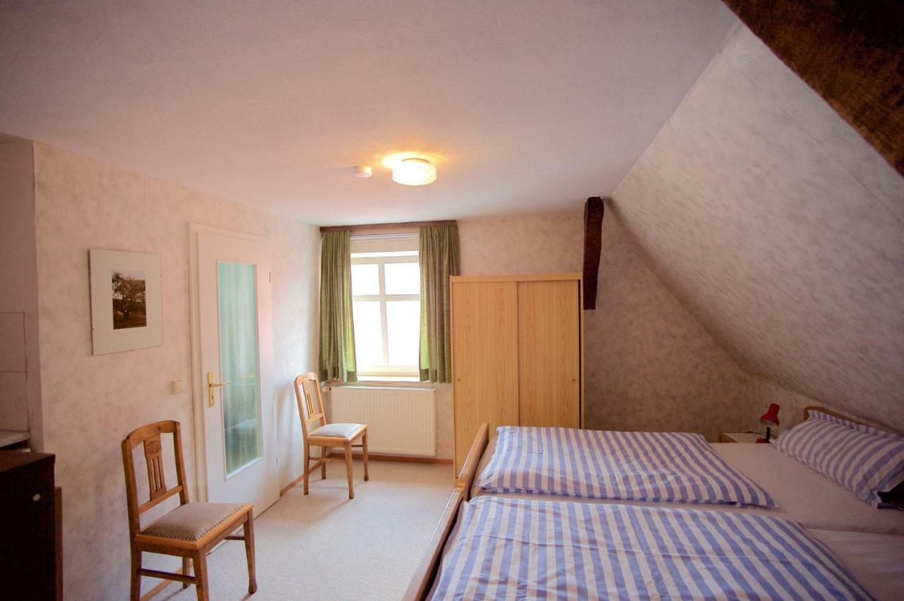 Pension Altes Pfarrhaus Helmarshausen ภายนอก รูปภาพ