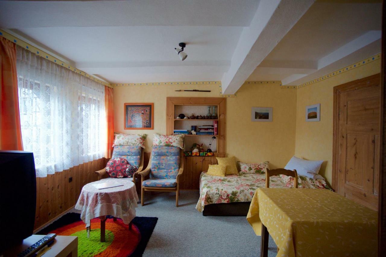 Pension Altes Pfarrhaus Helmarshausen ภายนอก รูปภาพ
