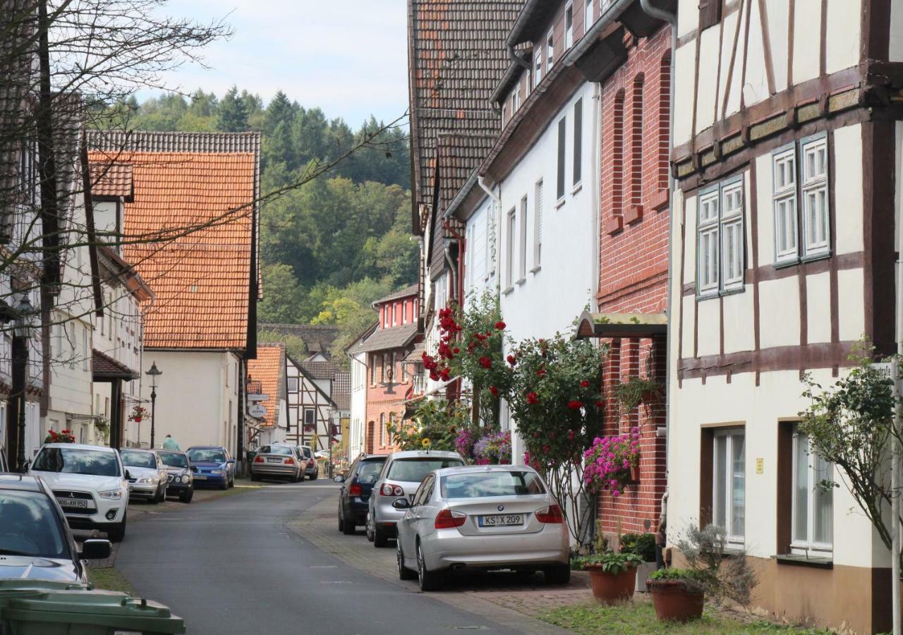 Pension Altes Pfarrhaus Helmarshausen ภายนอก รูปภาพ